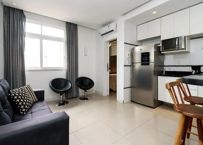 1 Quarto A 200M Da Praia De Copacabana | Sc 86/712 Rio de Janeiro
